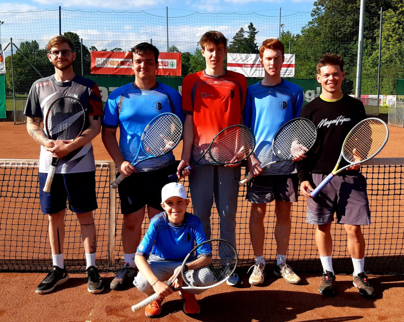 Herren IV: 8:1 daheim gegen Karlstetten